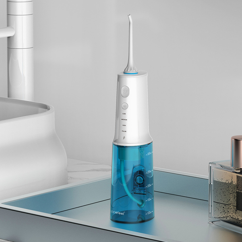 Nicefeelの口頭心配のポータブルの強力なコードレス口頭Irrigator 300mlの水漕